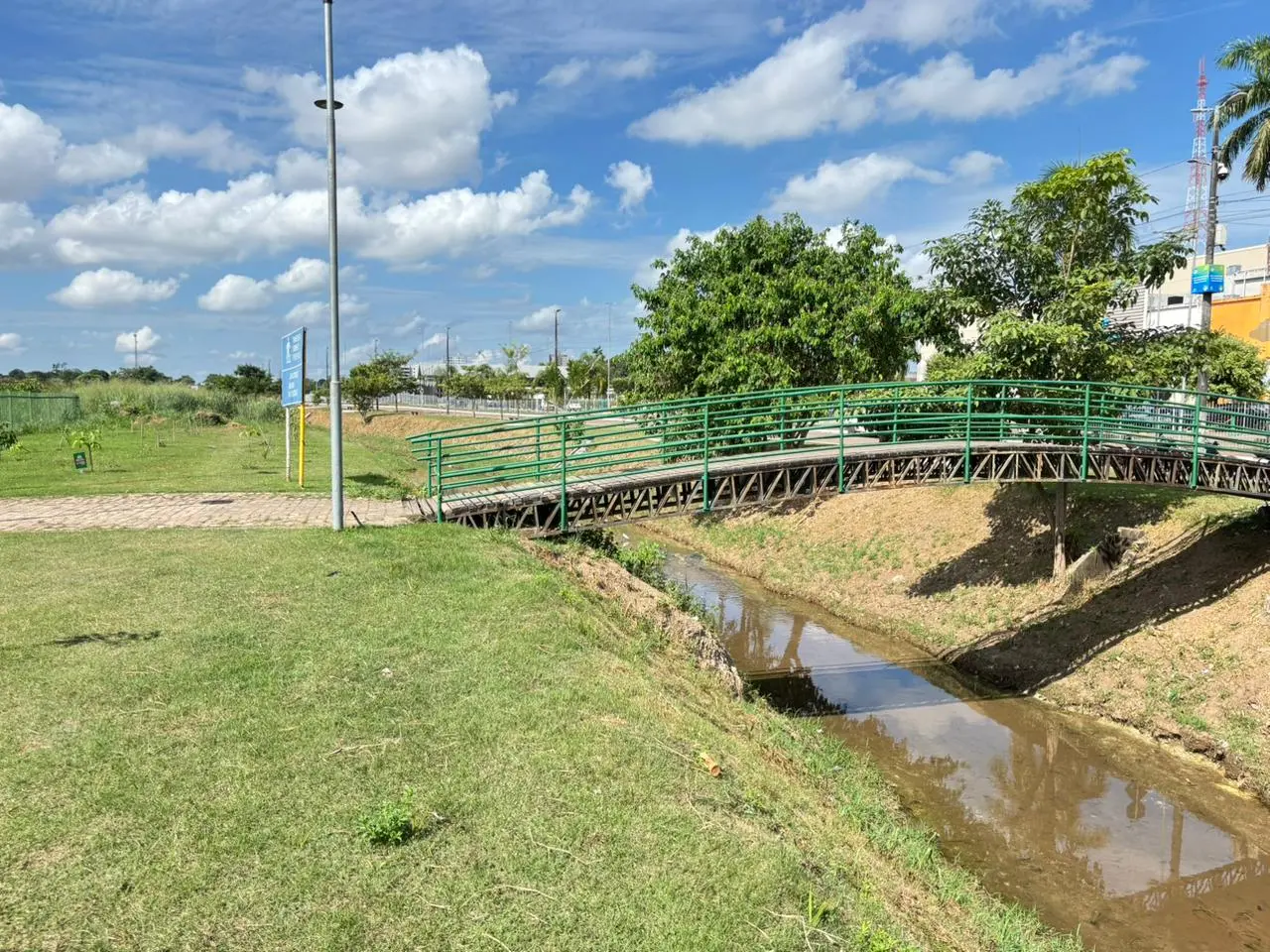 LIMPEZA - Prefeitura intensifica recolhimento de resíduos em espaços públicos da capital