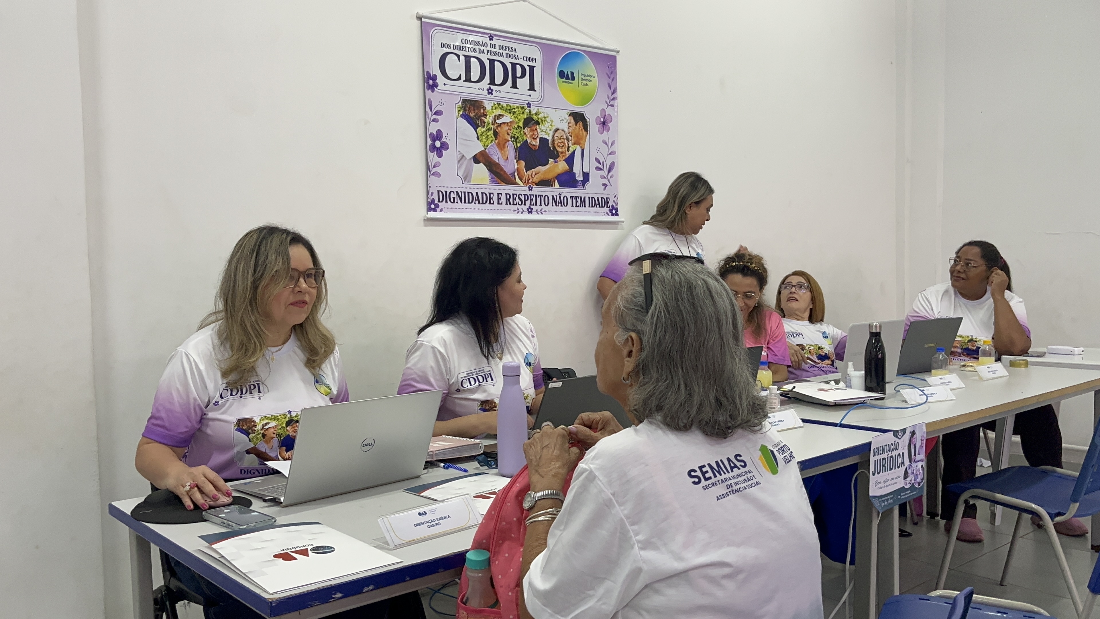 BEM-ESTAR - Um dia para quem cuidou de tantas histórias: idosos vivem manhã de acolhimento e serviços 