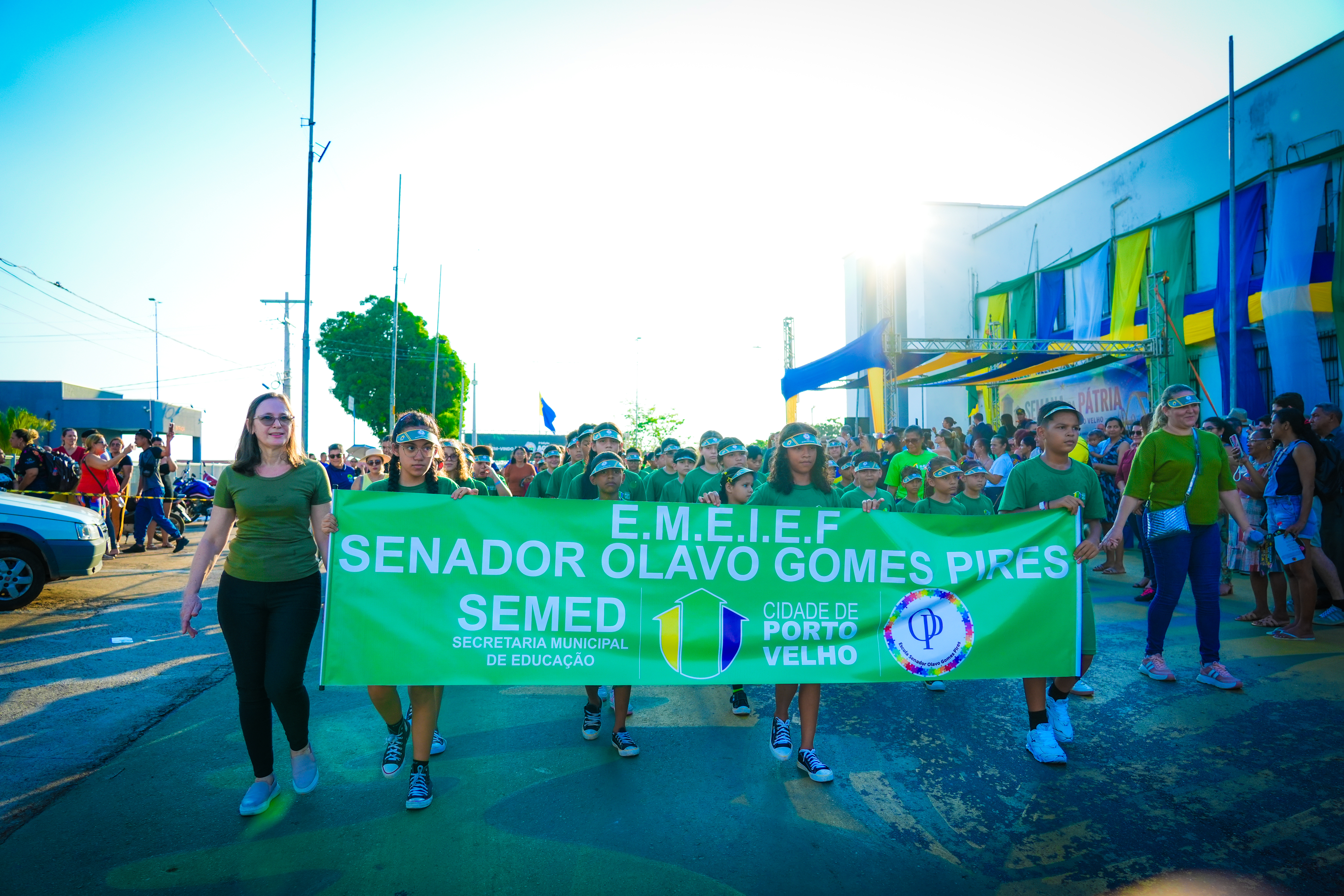 MARCHANDO PELA EDUCAÇÃO - Estudantes dão início às celebrações da Semana da Pátria em Porto Velho