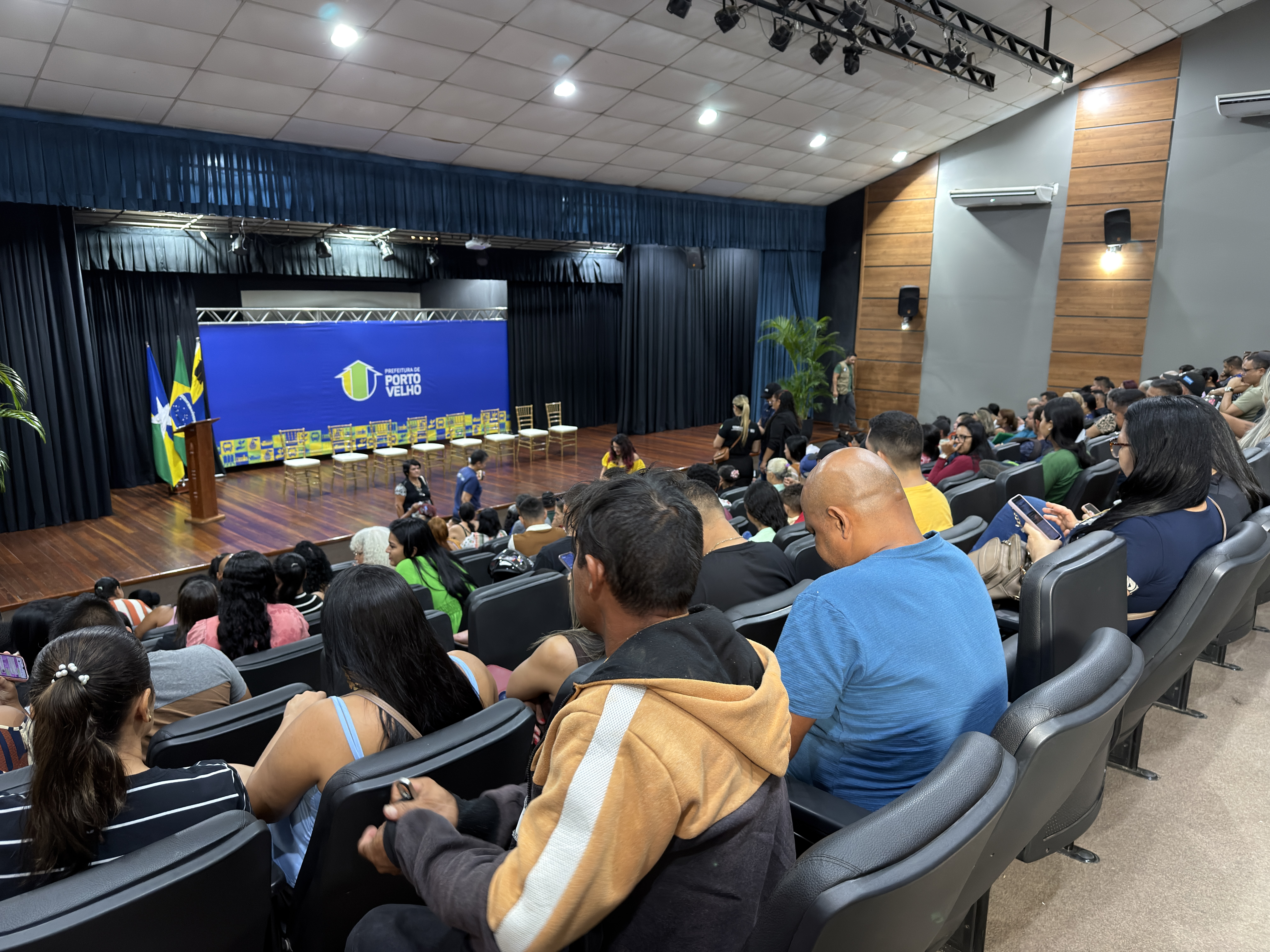 CONQUISTA  - Mais 420 títulos de propriedade são entregues à população