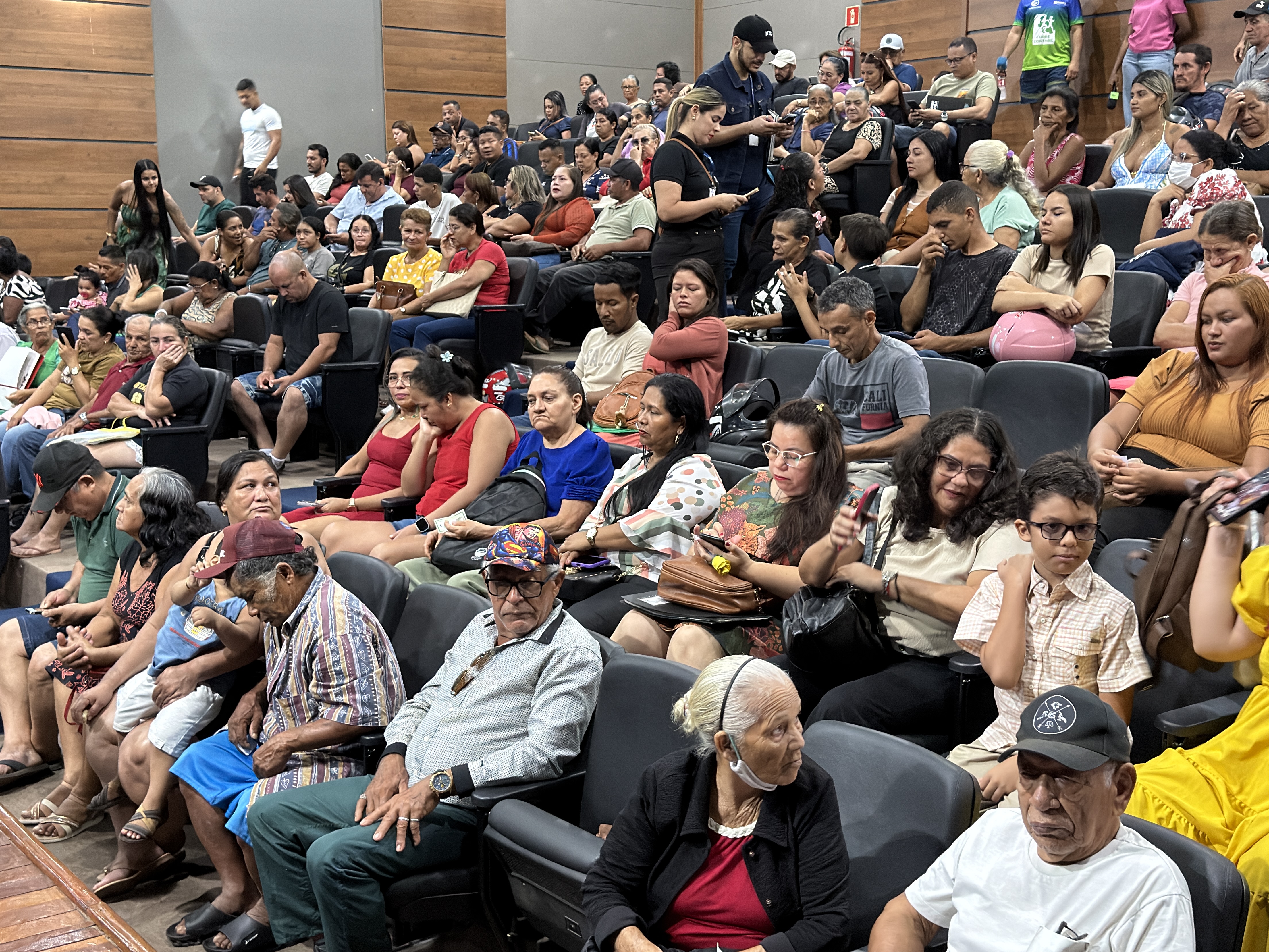 CONQUISTA  - Mais 420 títulos de propriedade são entregues à população