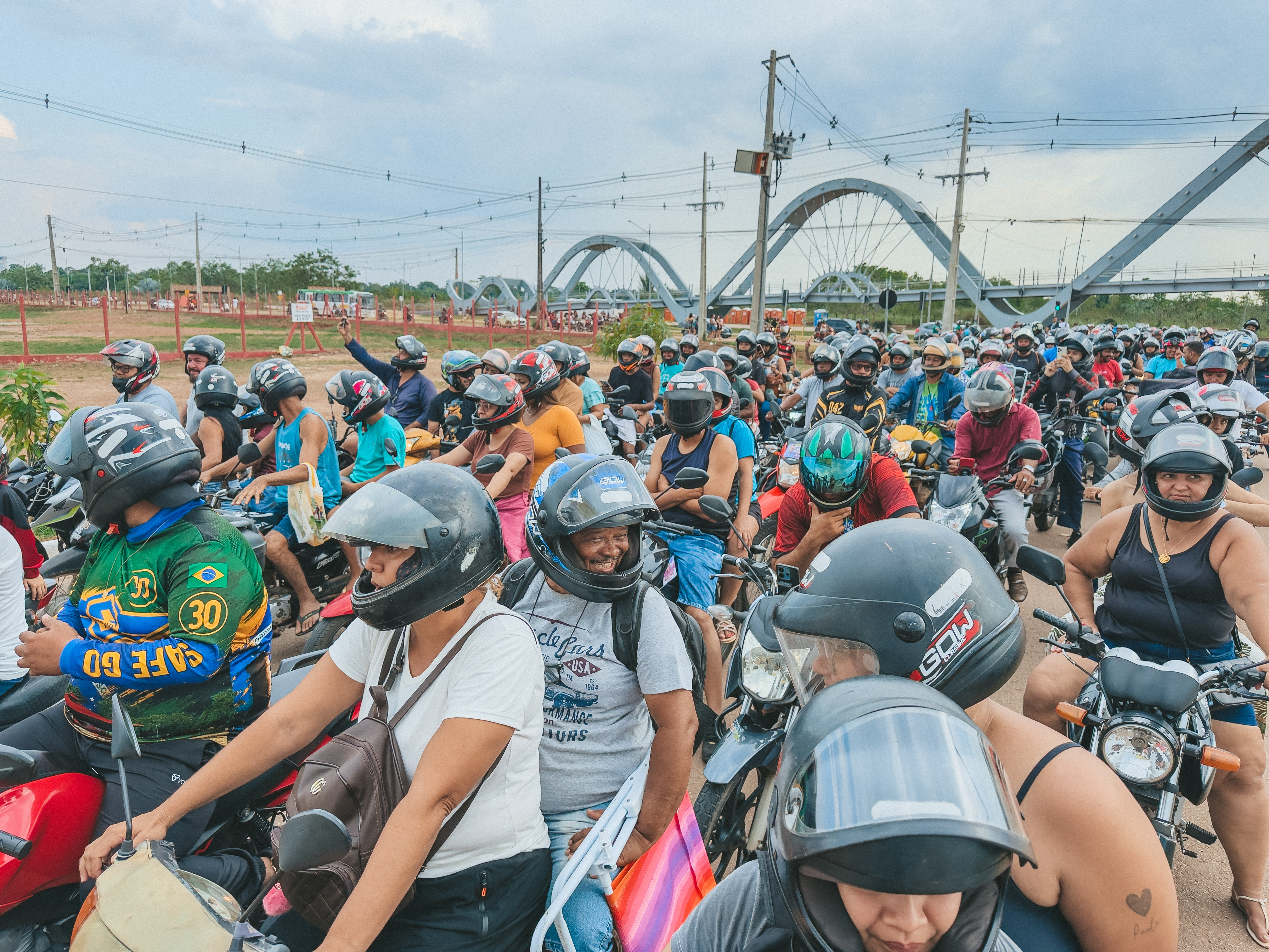 ENTREGA - 600 capacetes foram entregues na semana nacional de trânsito