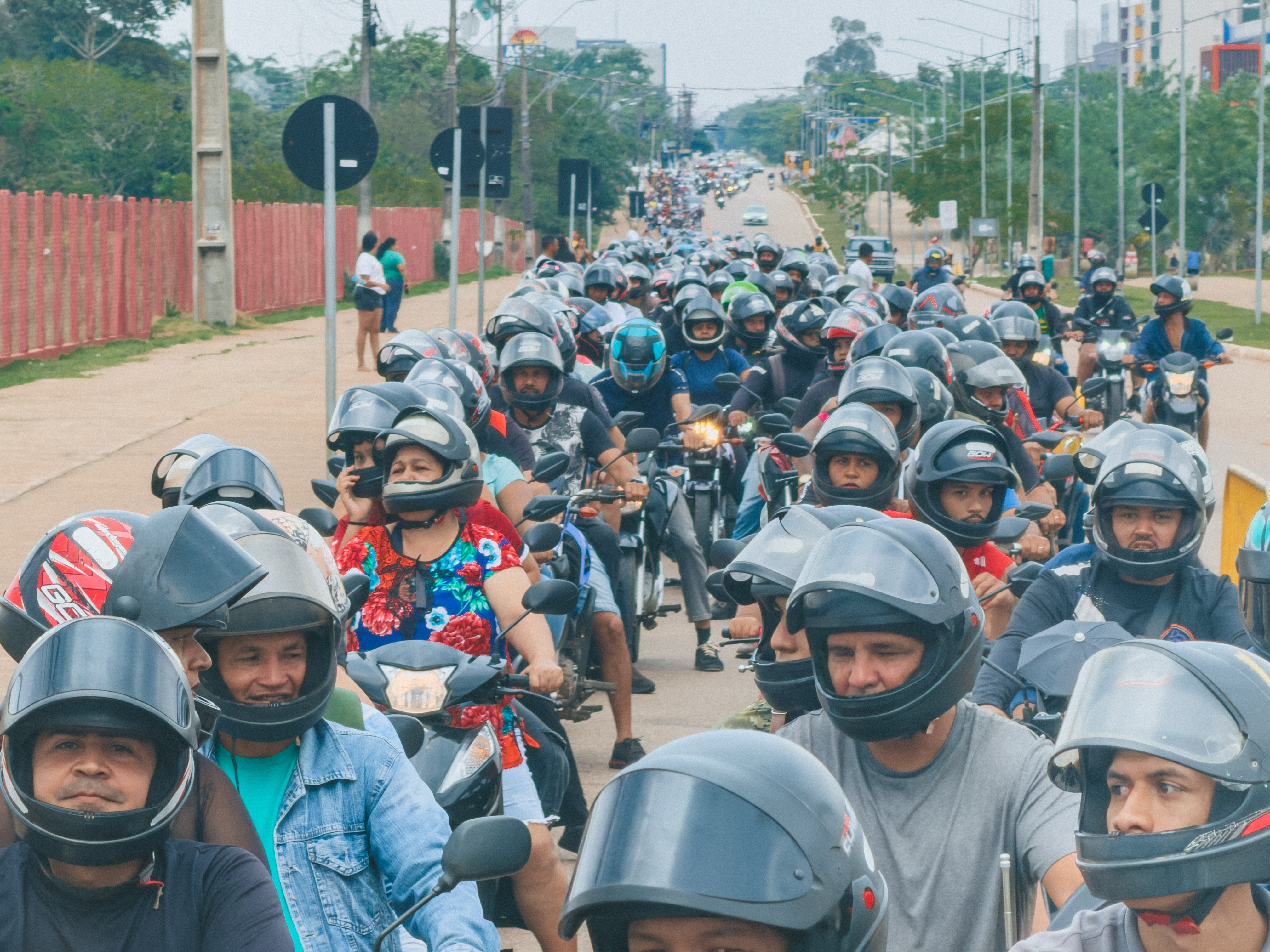ENTREGA - 600 capacetes foram entregues na semana nacional de trânsito